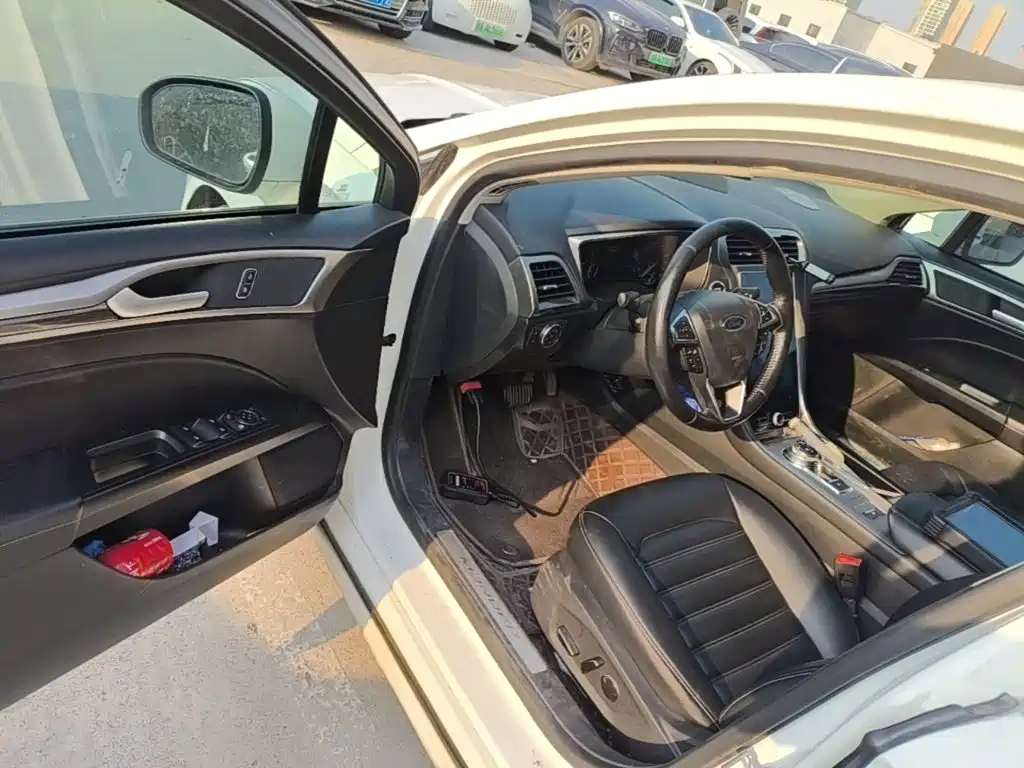 Ford Mondeo — миниатюра 16