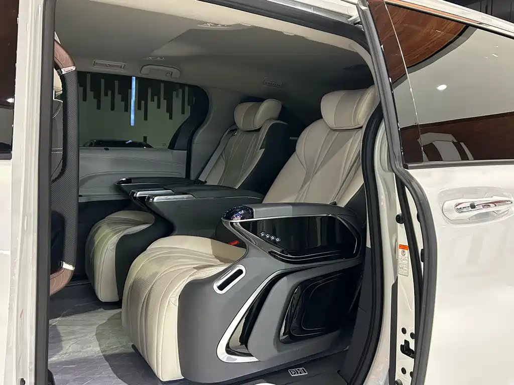 Toyota Granvia — миниатюра 19
