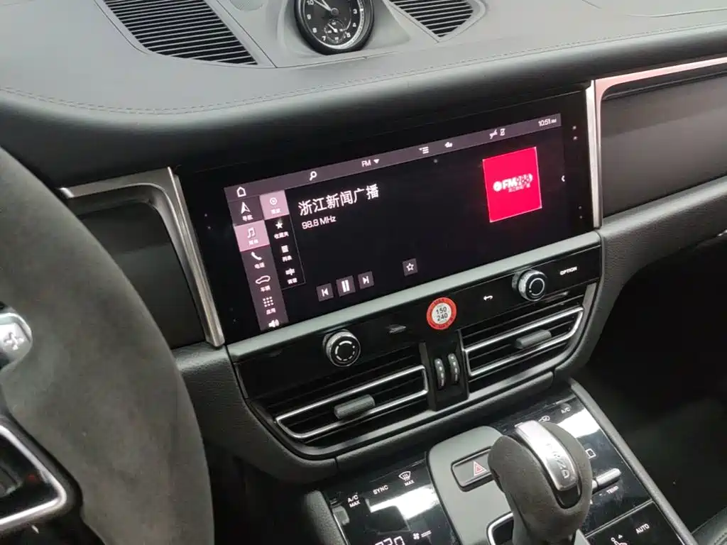 Porsche Macan — миниатюра 13