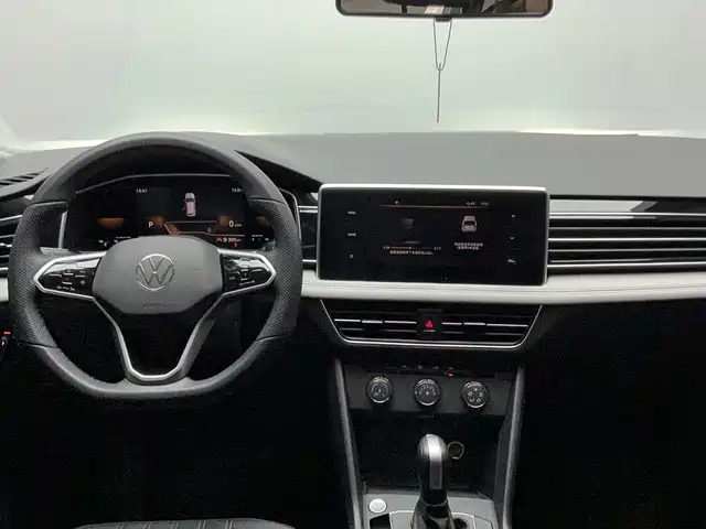 Volkswagen Tiguan L — миниатюра 2