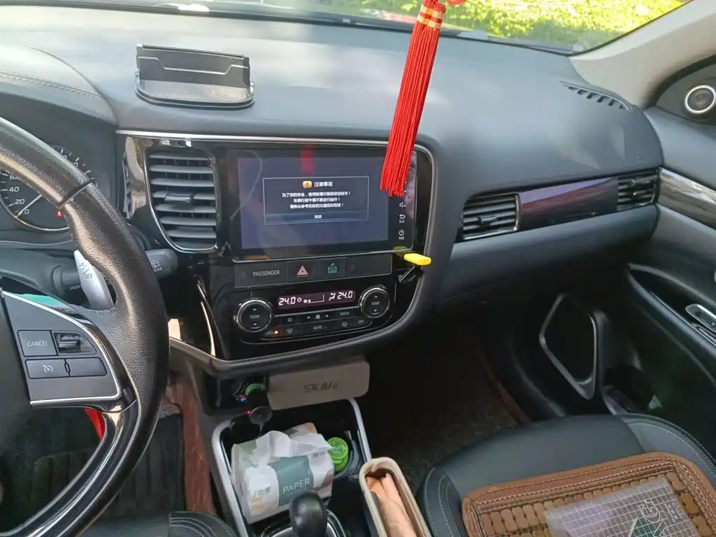 Mitsubishi Outlander — миниатюра 14
