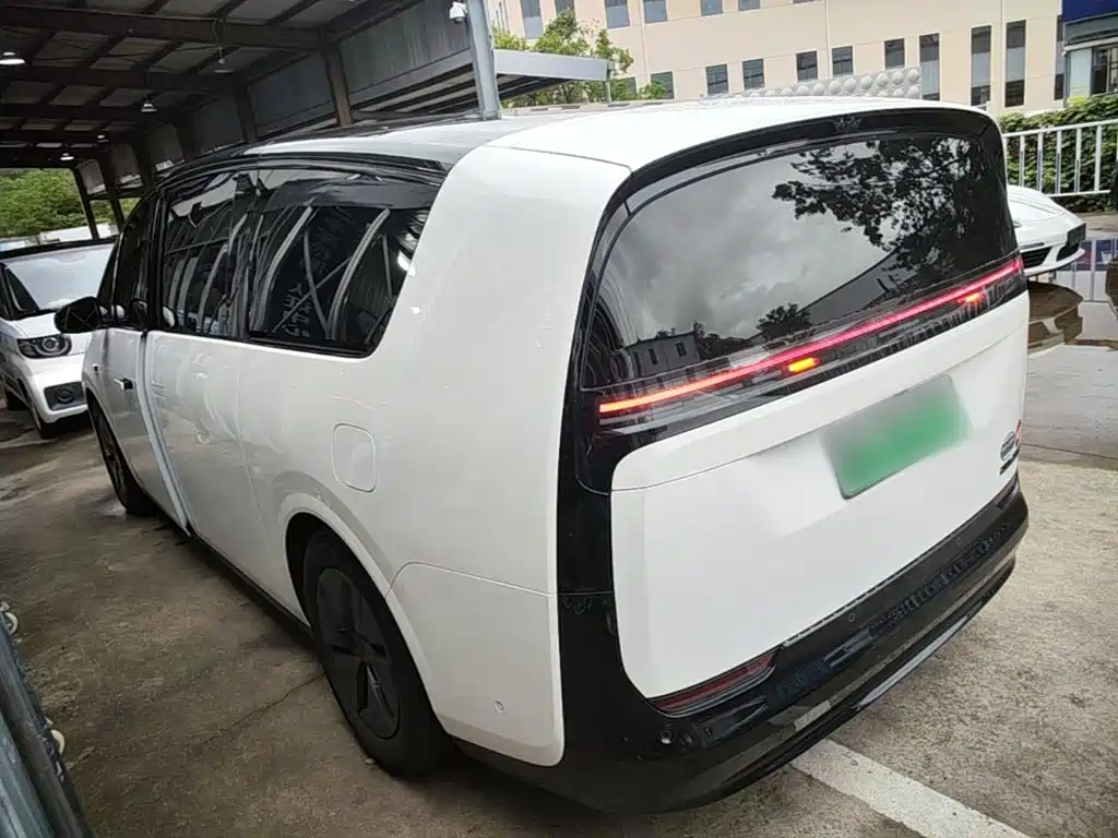 Li Auto Li MEGA — миниатюра 5