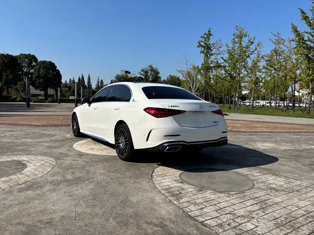 Mercedes-Benz C-Class — миниатюра 6