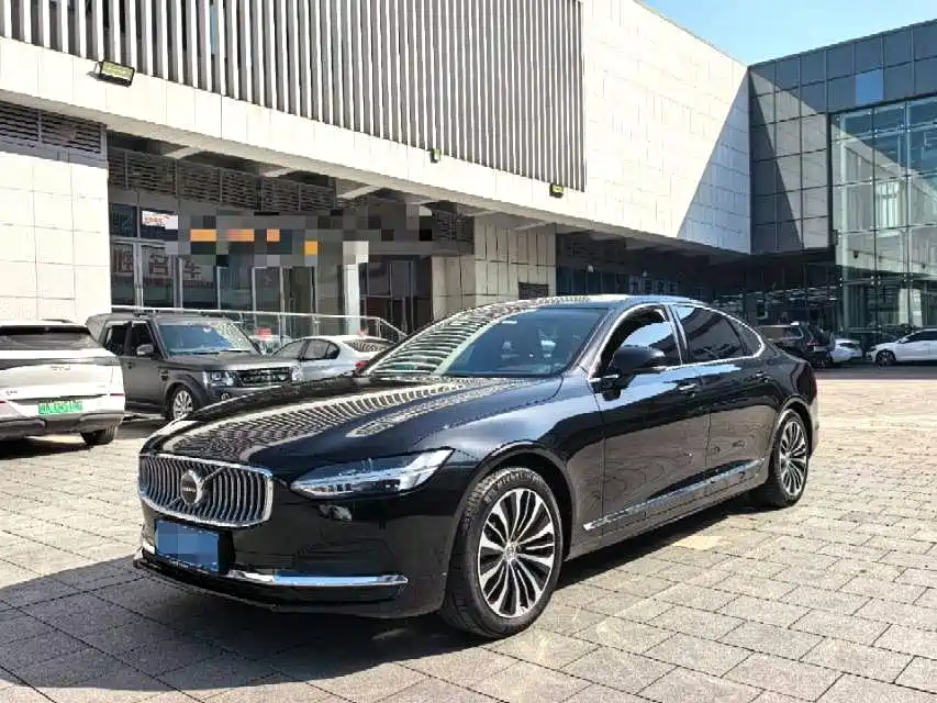 Volvo S90