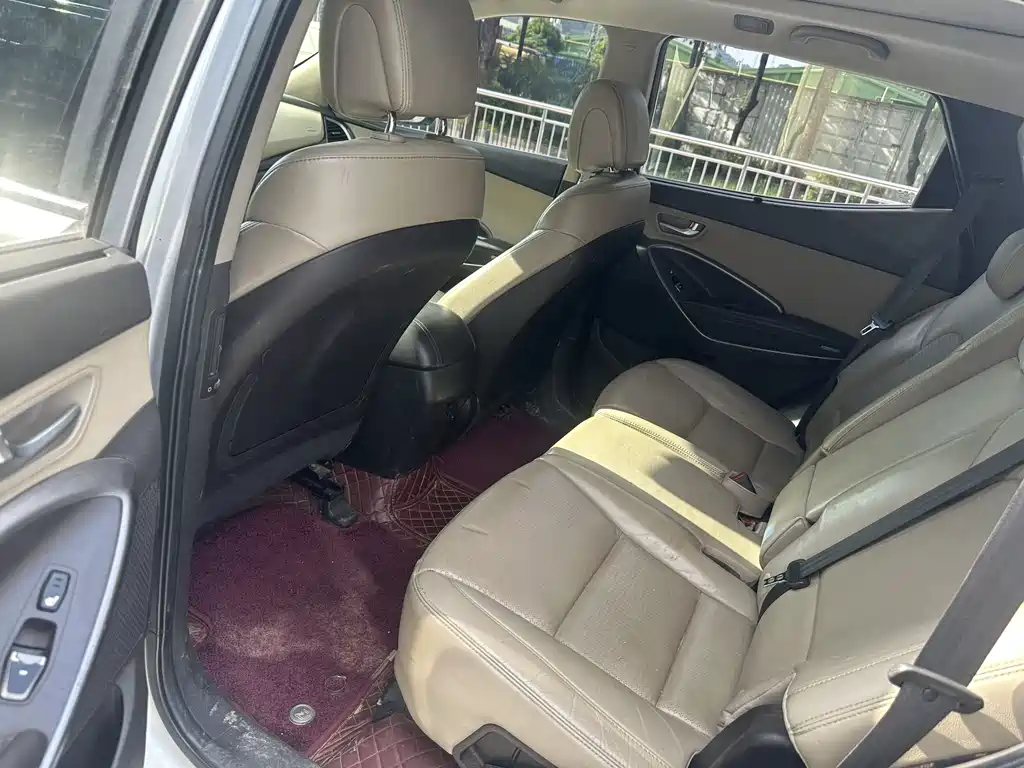 Hyundai Santa Fe 2013 2.4L AT Luxury