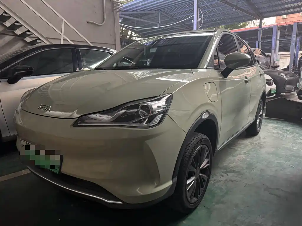 Neta Neta V 2022