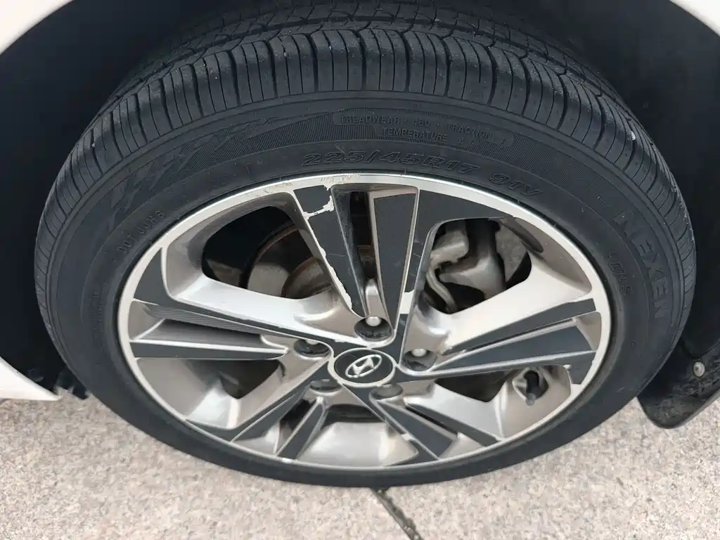 Hyundai Elantra — миниатюра 13