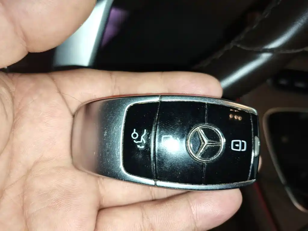 Mercedes-Benz E-Class — миниатюра 12