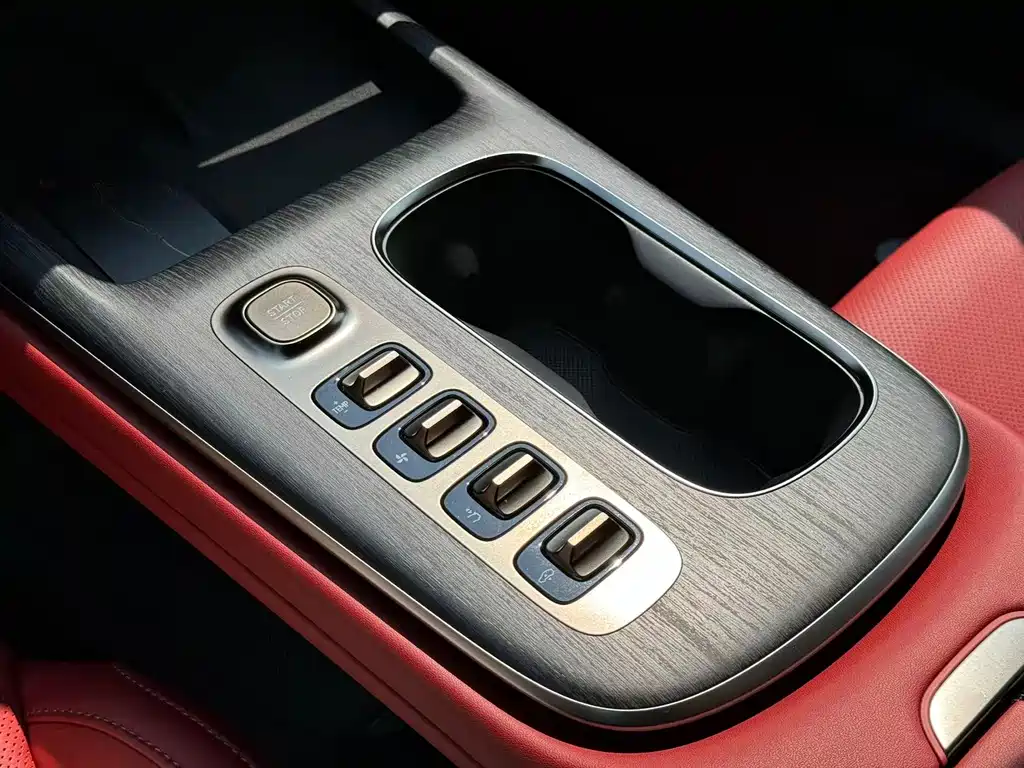 Xiaomi SU7 — миниатюра 12