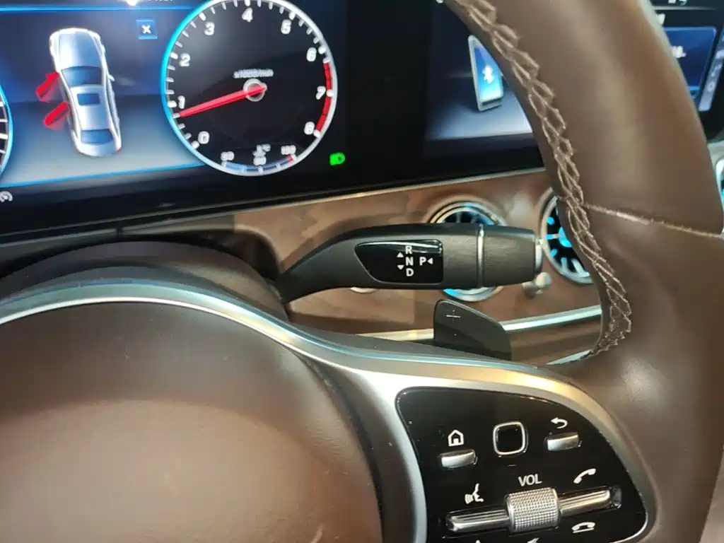 Mercedes-Benz E-Class — миниатюра 14