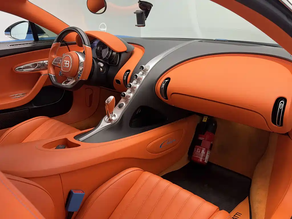 Bugatti  - фото 18