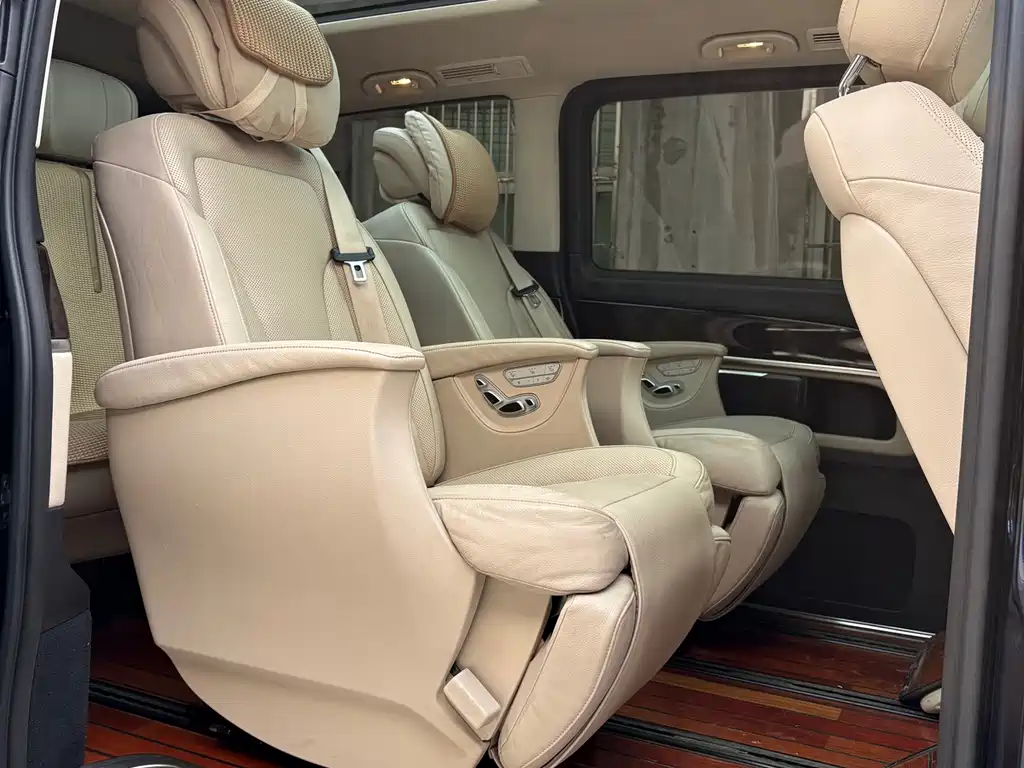 Mercedes-Benz V-Class — миниатюра 11