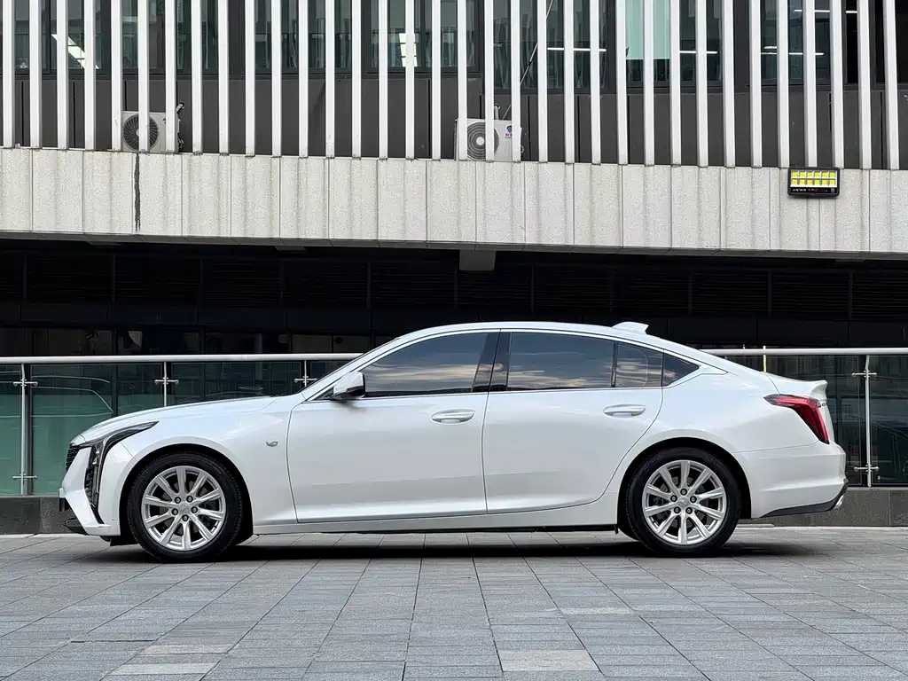 Cadillac CT5 — миниатюра 4
