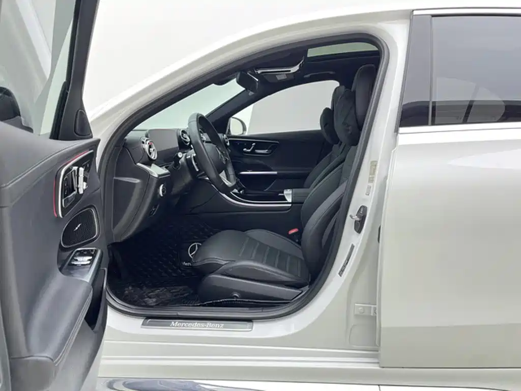 Mercedes-Benz C-Class — миниатюра 15