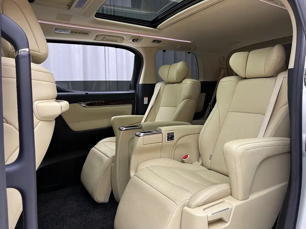 Toyota Alphard 2021 2.5L Luxury
