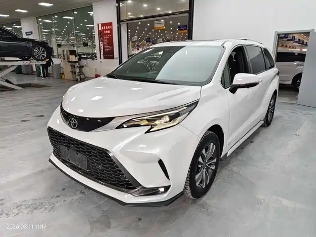 TOYOTA GREVIA 2024