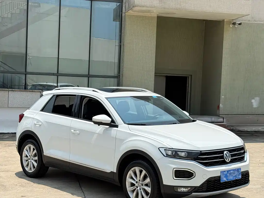 Volkswagen T-Roc — миниатюра 2