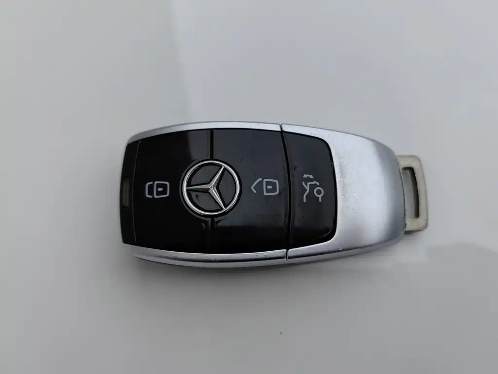 Mercedes-Benz E-Class — миниатюра 19