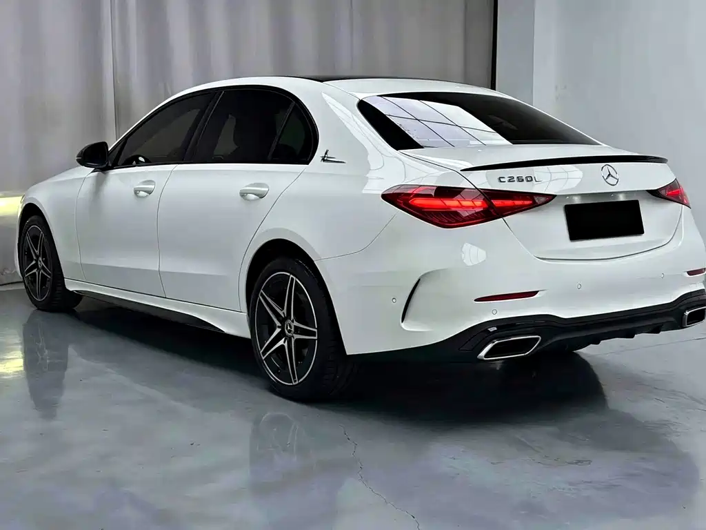 Mercedes-Benz C-Class — миниатюра 10