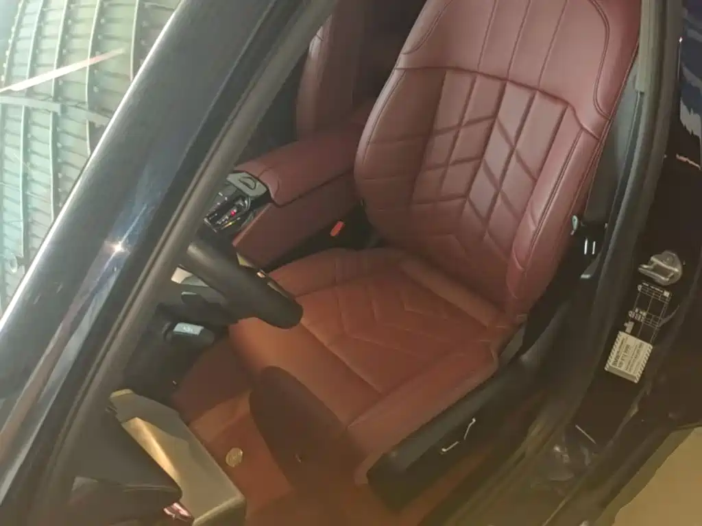 BMW 5 Series — миниатюра 15
