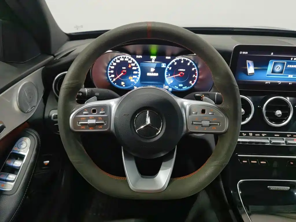 Mercedes-Benz C-Class — миниатюра 11