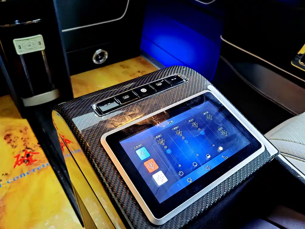 MERCEDES-BENZ V CLASS