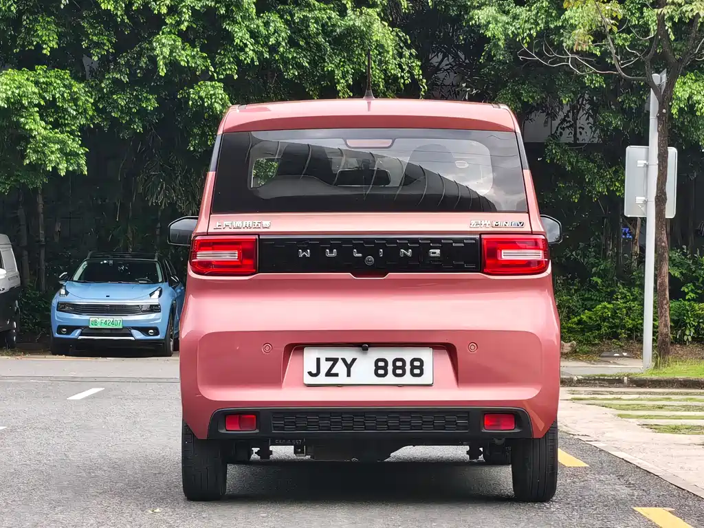 Wuling MINIEV — миниатюра 6