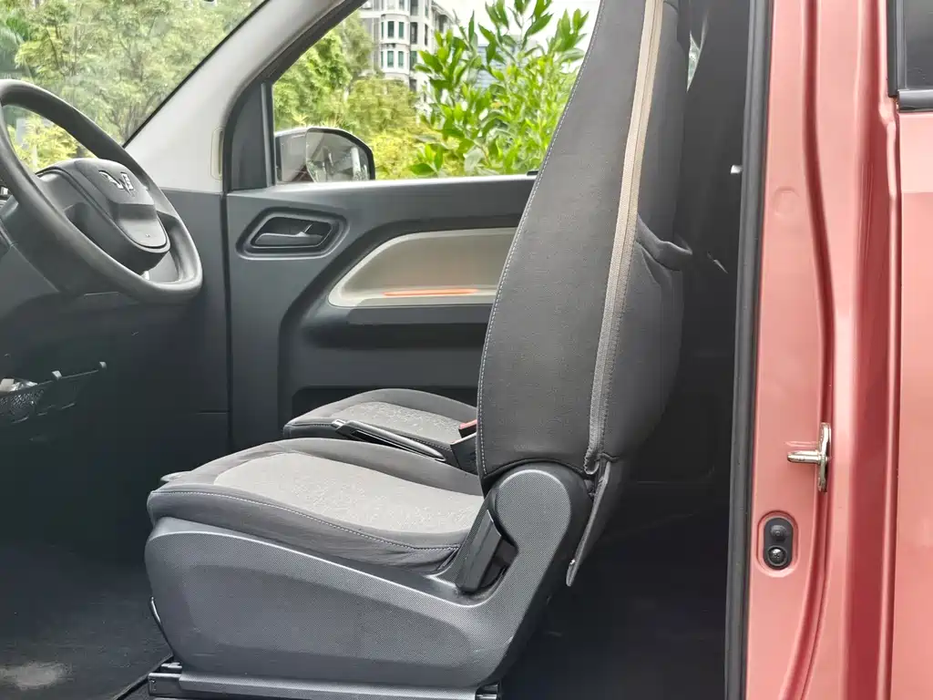 Wuling MINIEV — миниатюра 14