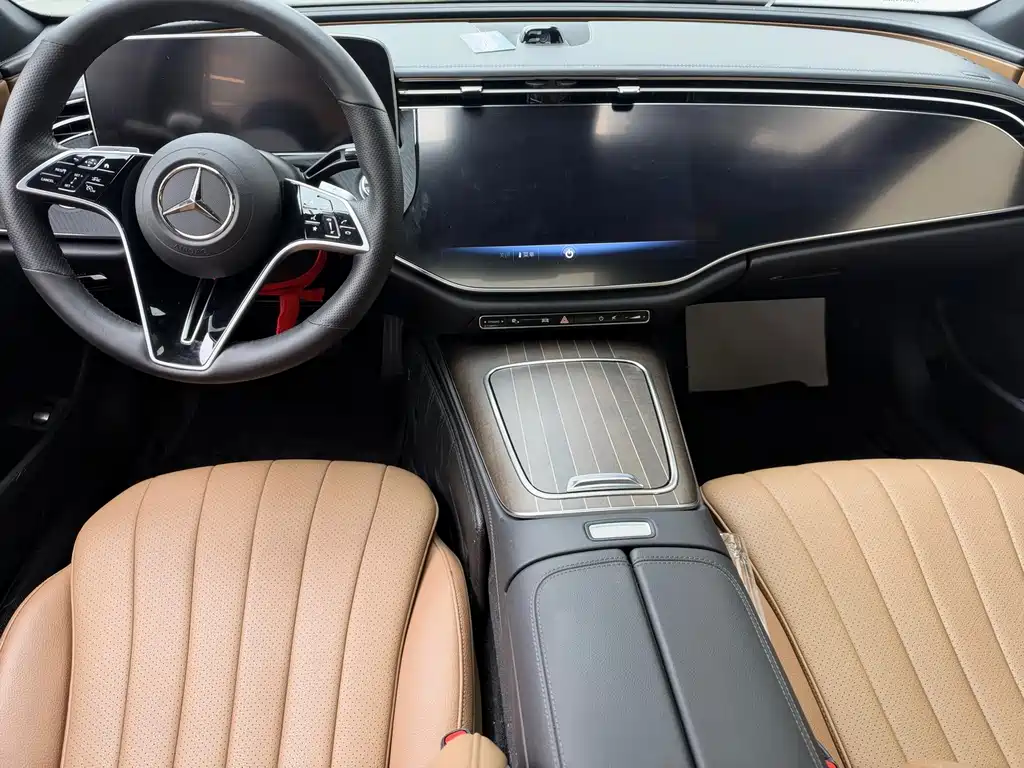 Mercedes-Benz E-Class — миниатюра 6