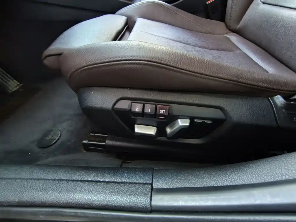 BMW 3 Series — миниатюра 14
