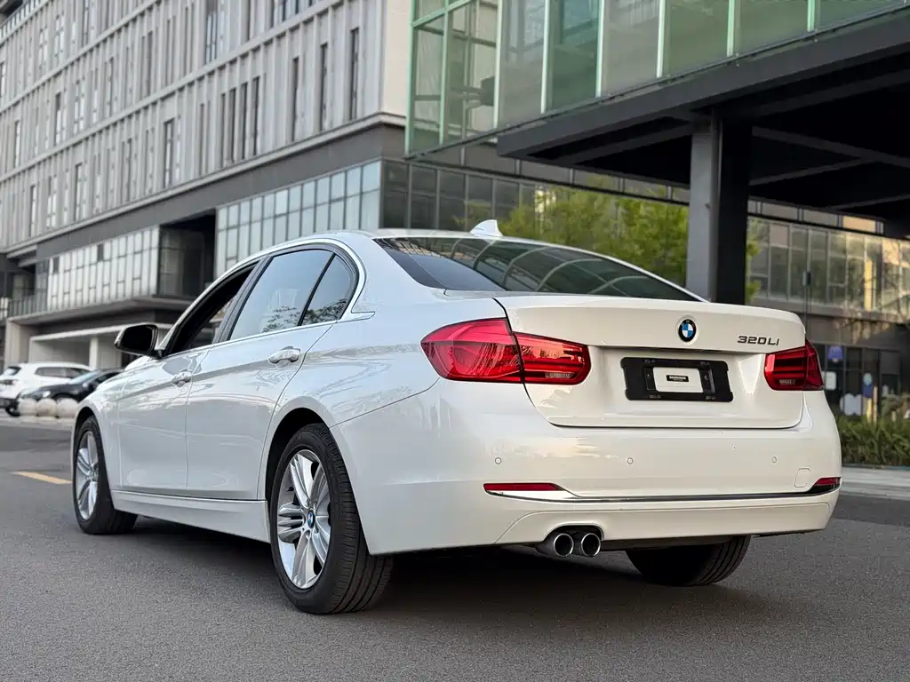 BMW 3 Series — миниатюра 12