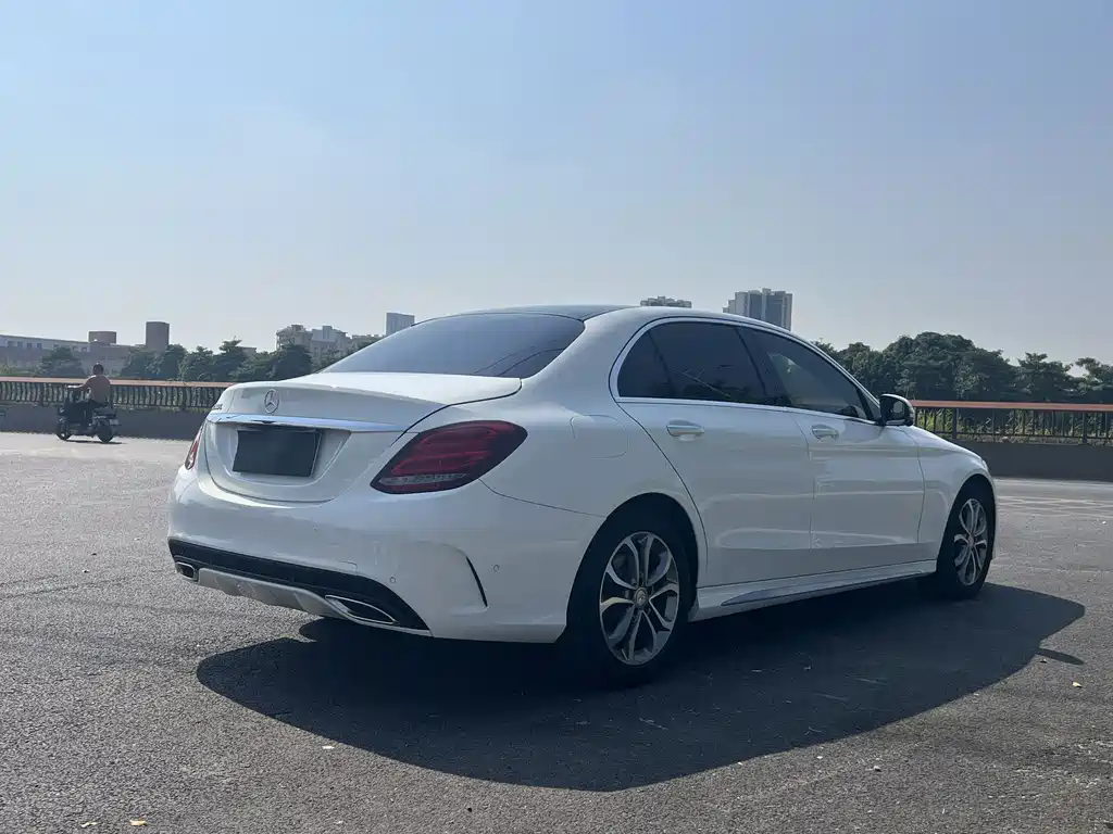 Mercedes-Benz C-Class — миниатюра 5