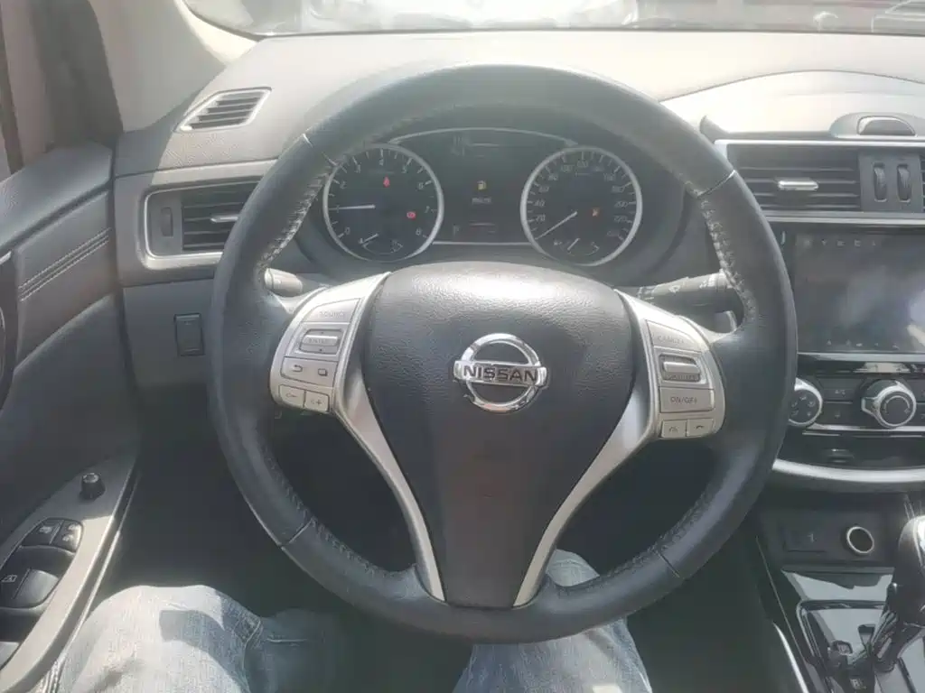 Nissan Tiida — миниатюра 11