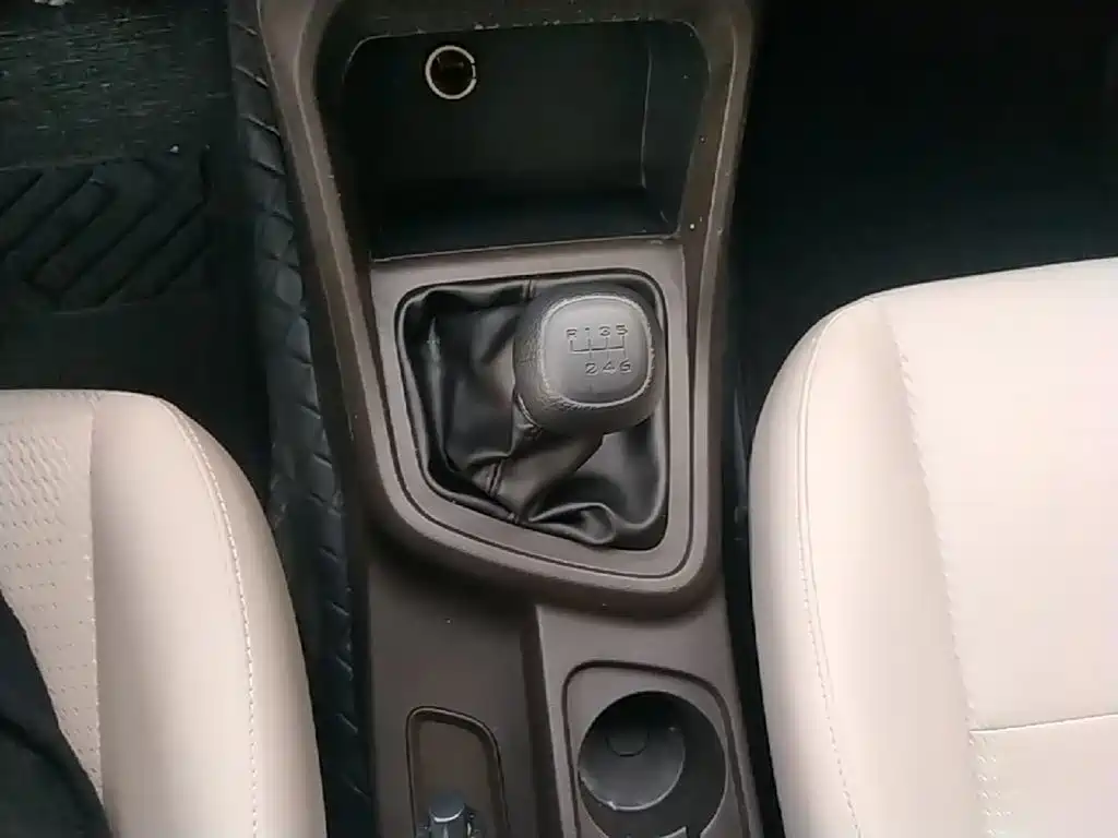 Wuling Hongguang V — миниатюра 14
