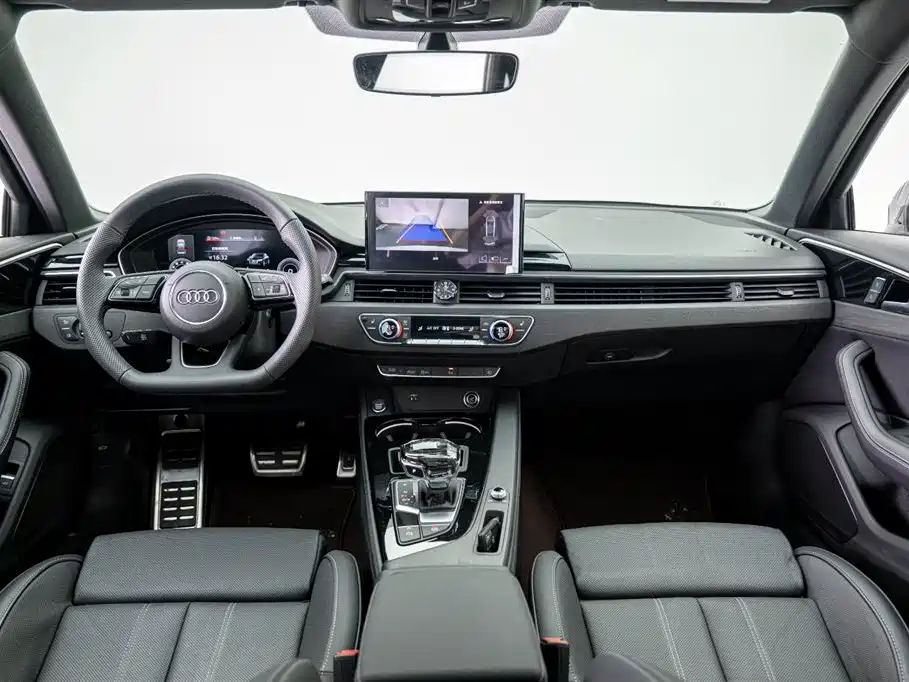 Audi A4L 2024 40 TFSI Luxury