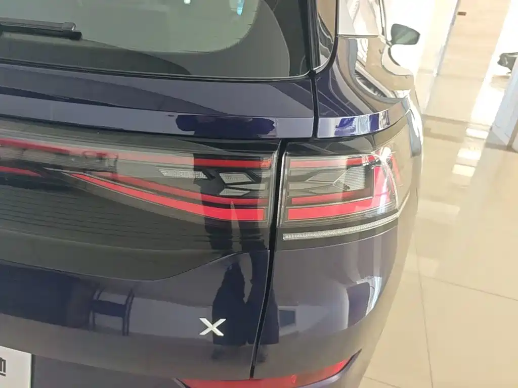 Volkswagen ID.6 X — миниатюра 8