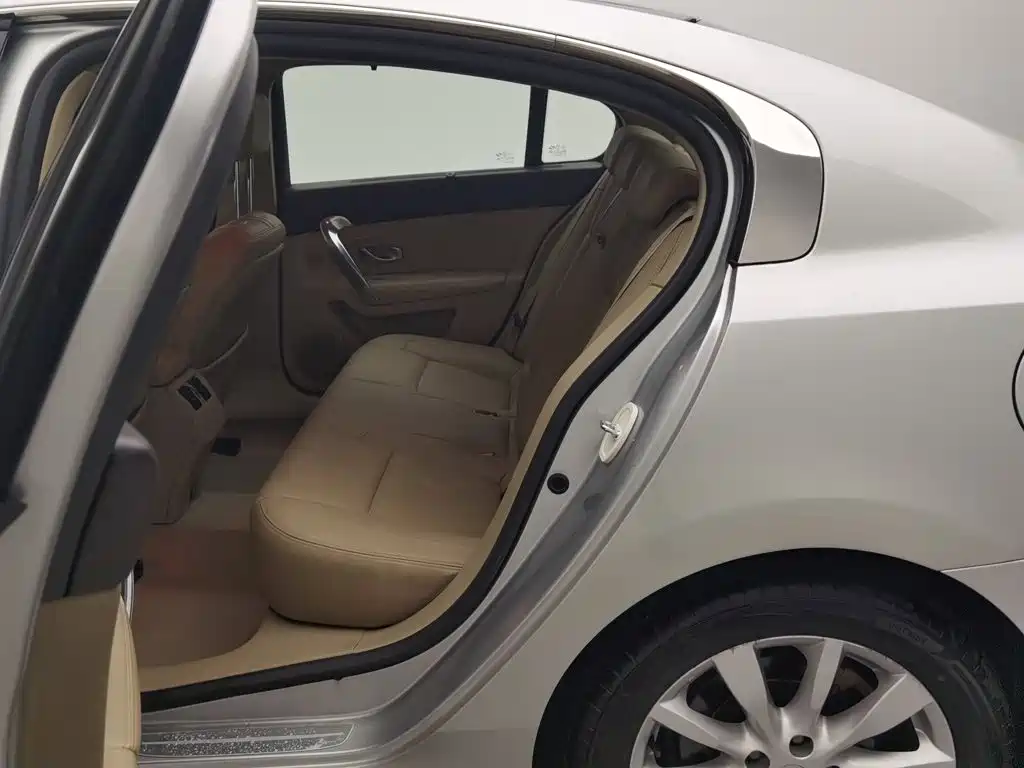 Renault Latitude — миниатюра 15