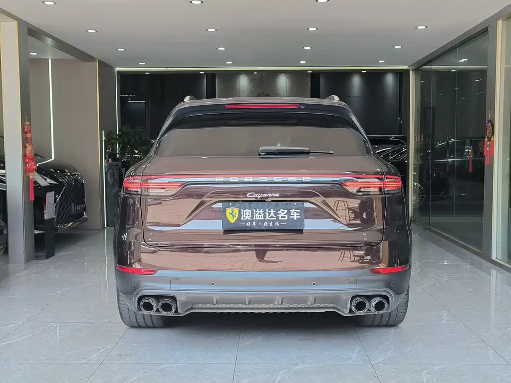 Porsche Cayenne — миниатюра 18