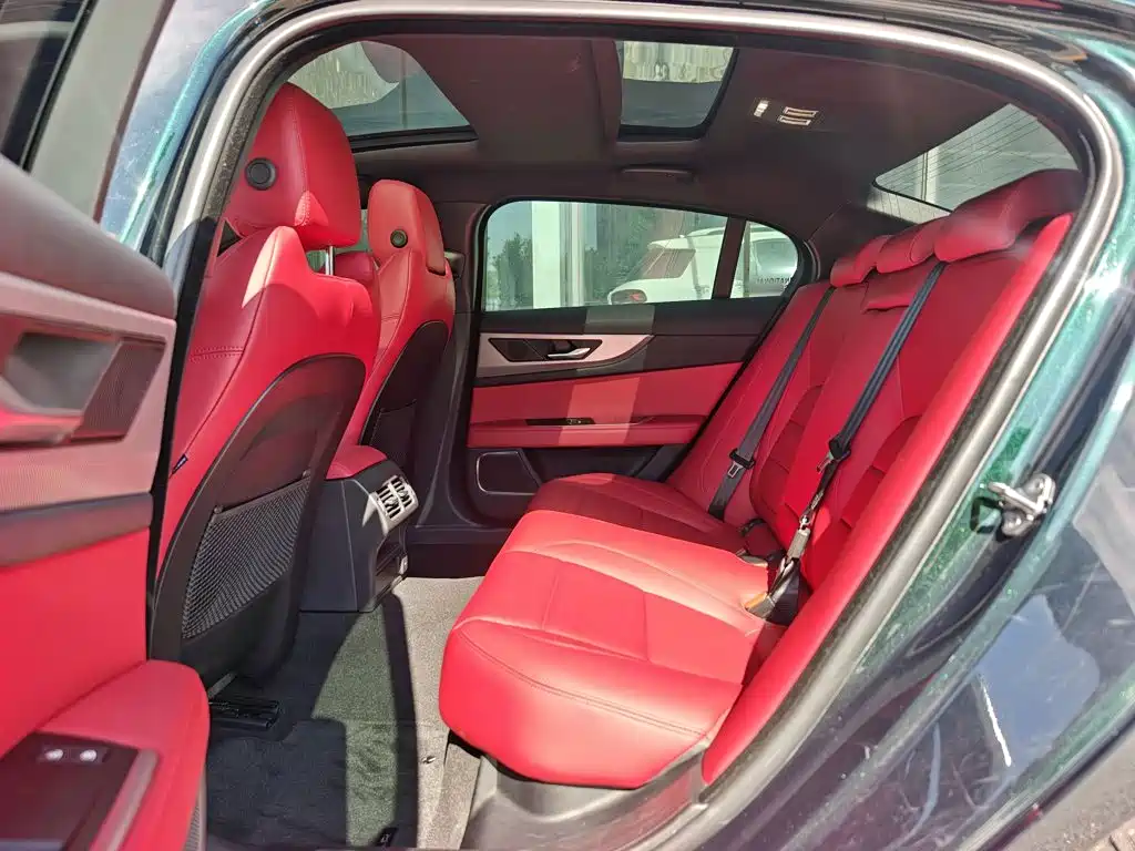 Jaguar XEL — миниатюра 17