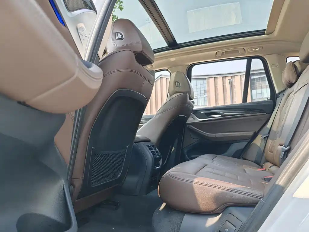 BMW X3 — миниатюра 11