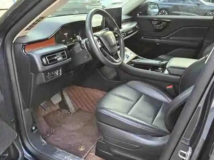Lincoln Aviator — миниатюра 6