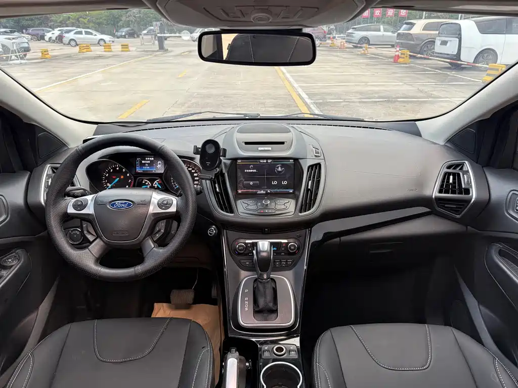 Ford Kuga — миниатюра 10