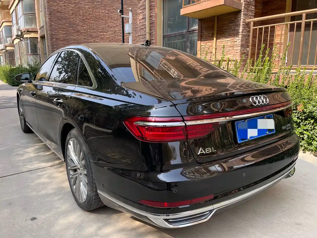 Audi A8 — миниатюра 3
