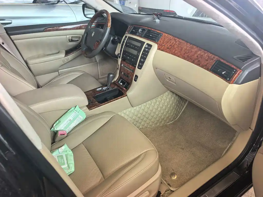 Toyota Crown — миниатюра 3