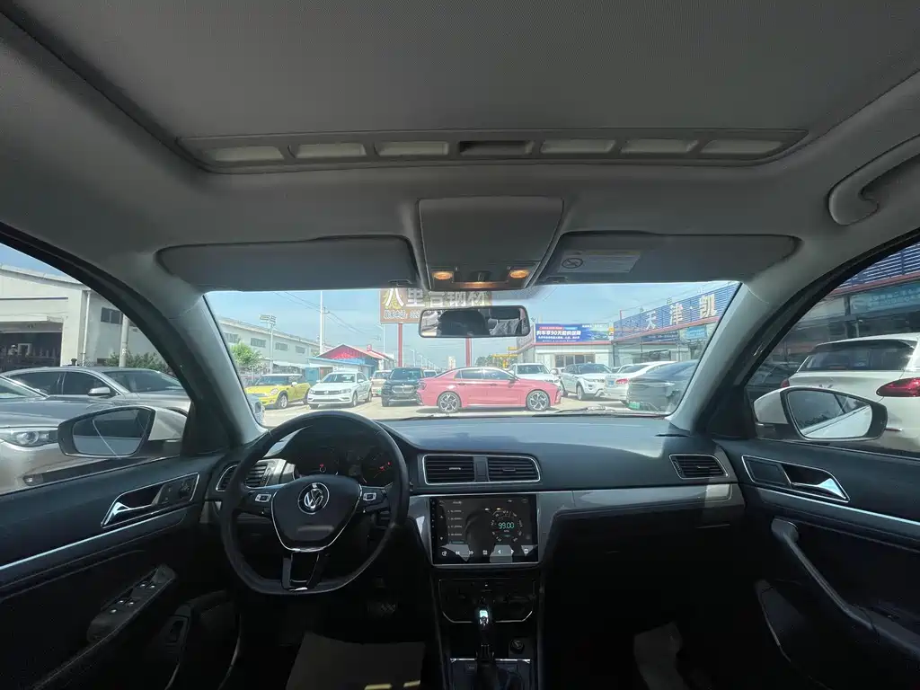 Volkswagen Lavida 2015 1.6L AT Comfort