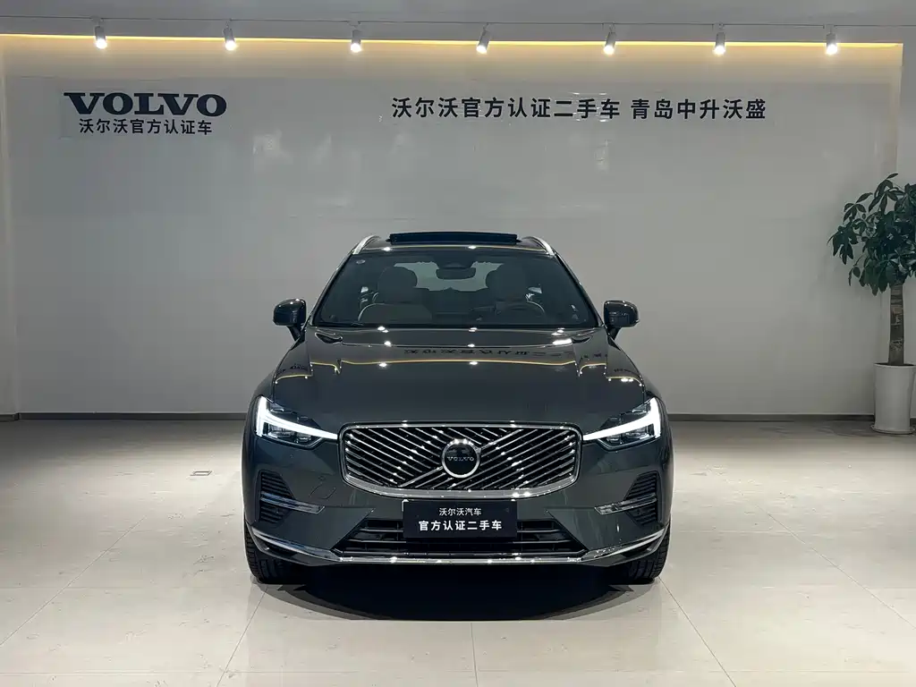 Volvo XC60 2026 B5 Luxury