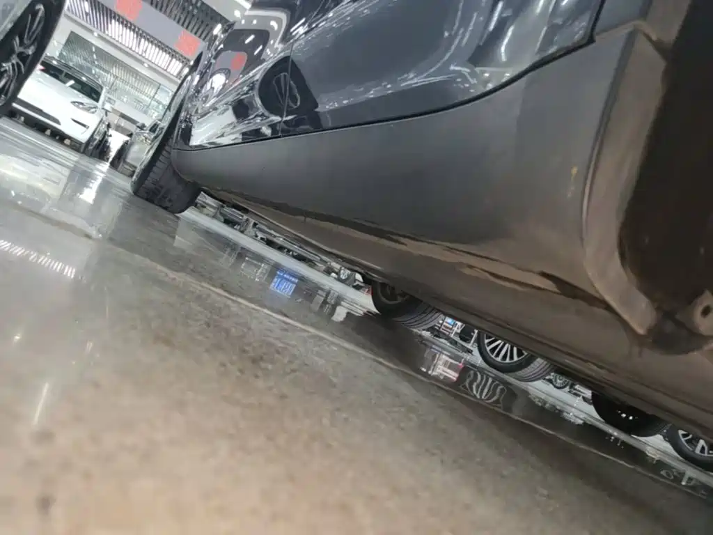 Tesla Model Y — миниатюра 22