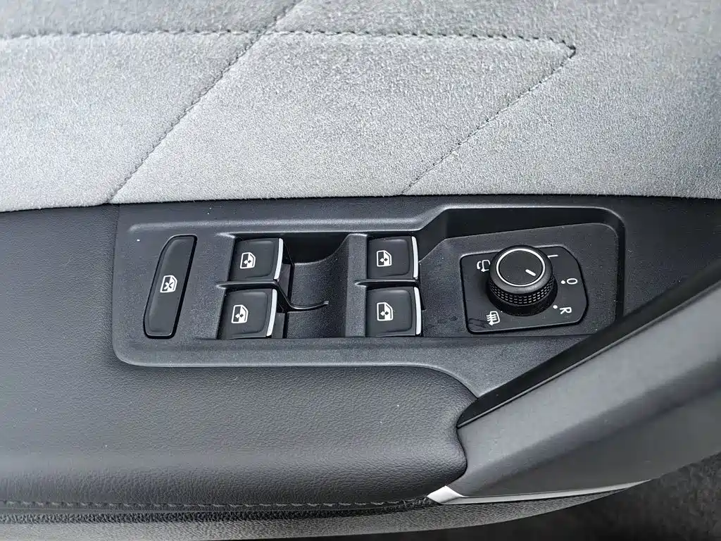 Volkswagen X — миниатюра 9