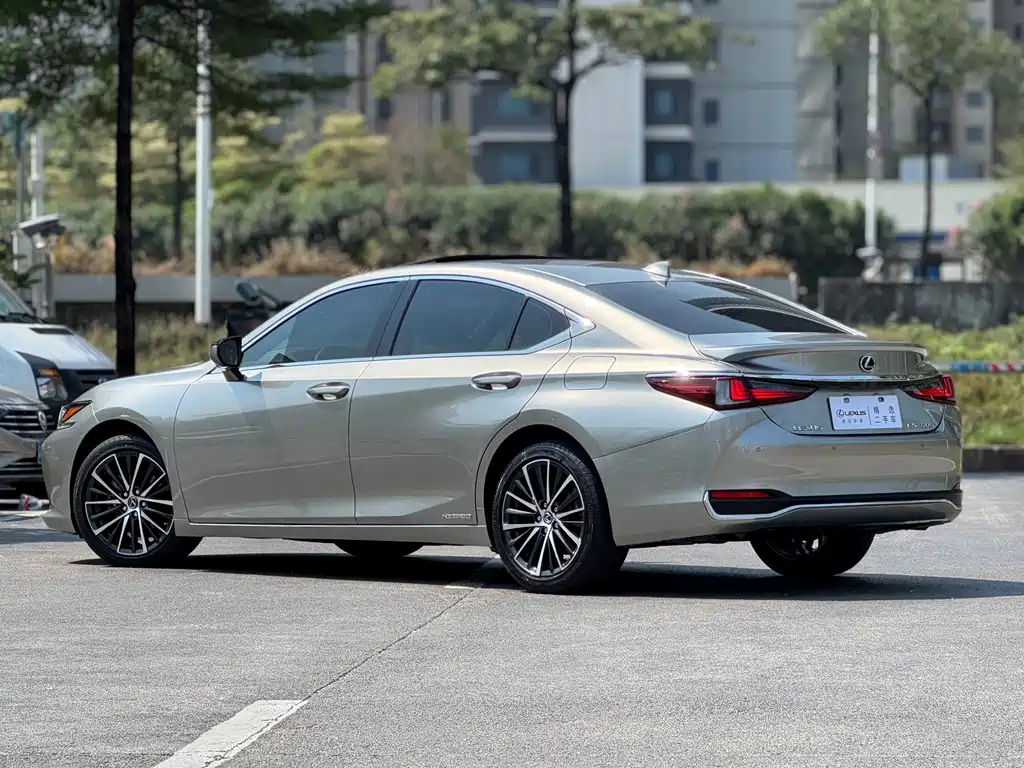 Lexus ES — миниатюра 4