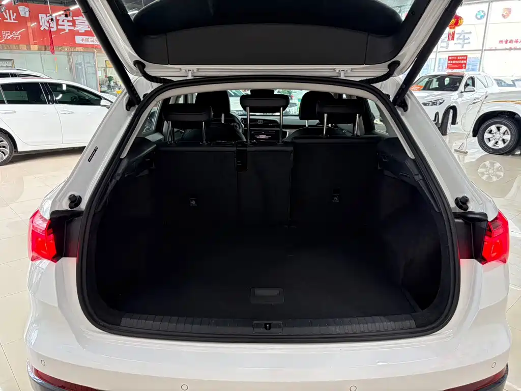 Audi Q3 — миниатюра 11